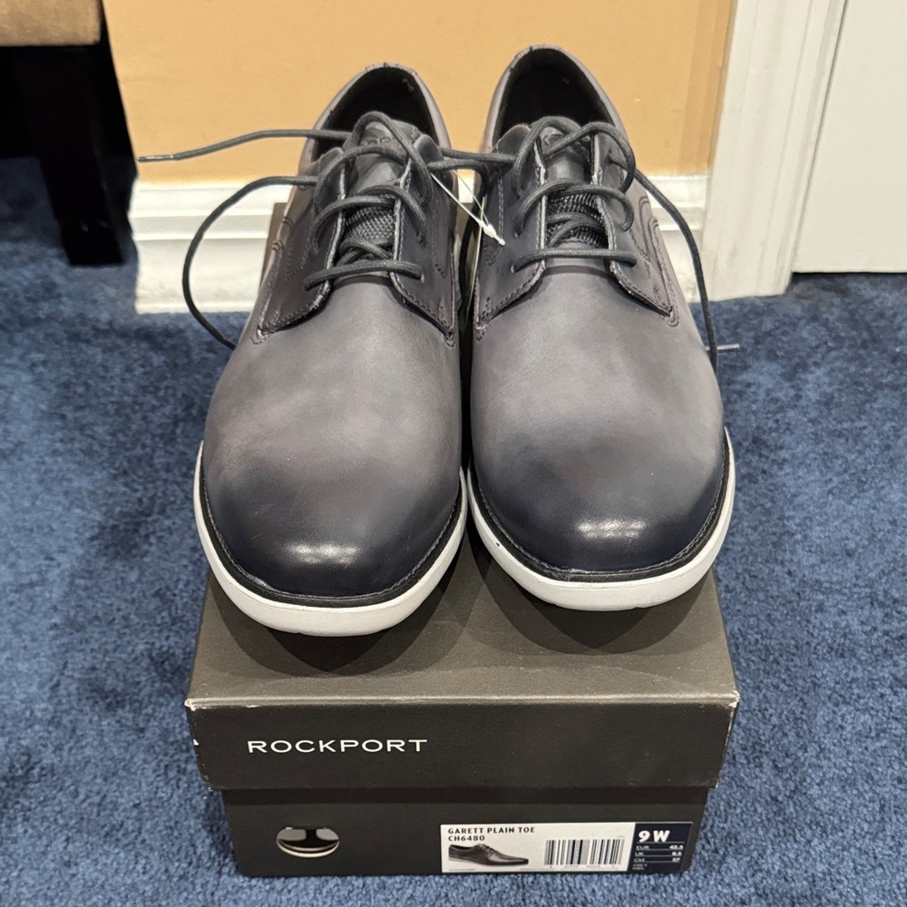 Rockport Men's Dark Gray Oxfords